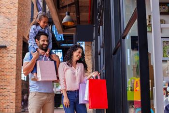 Shops, dining & services